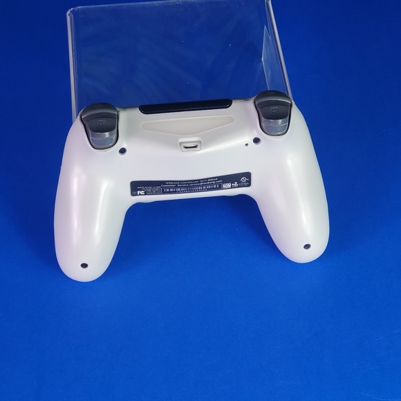 Generic PS4 controller - Picture 2 of 3